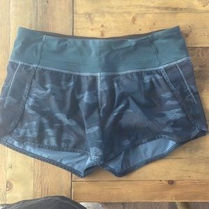 Speed up shorts lululemon